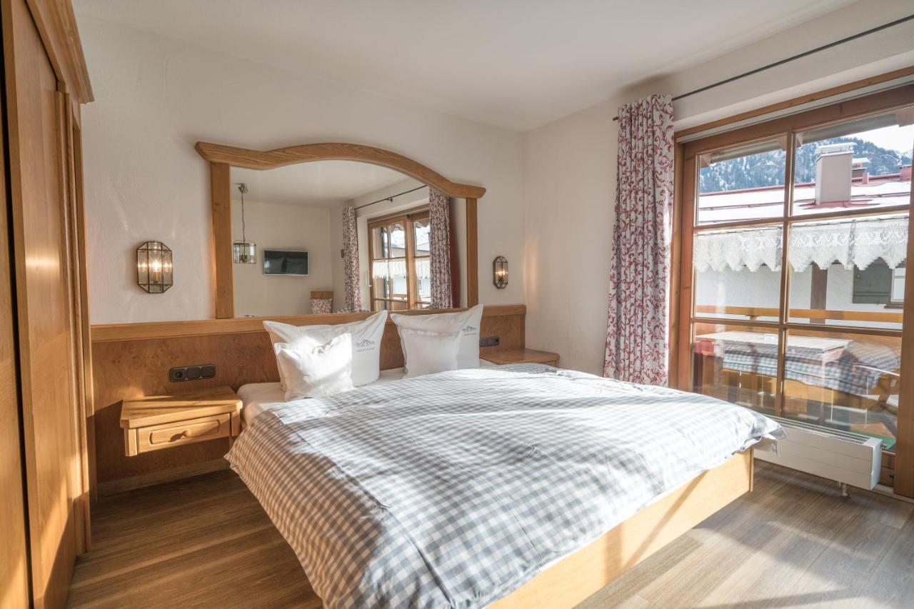 Ferienwohnungen Alpentraum - Landhaus Im Oberen Markt Оберстдорф Экстерьер фото